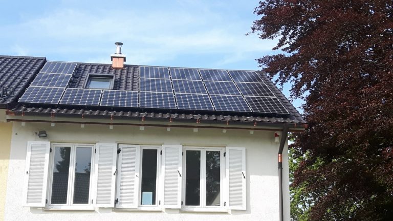 PV-Anlage von Inn-Solar montiert